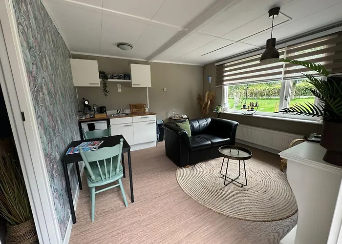 לינה וארוחת בוקר Elefteria Kolhorn