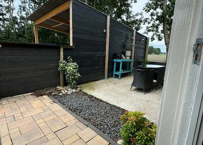 לינה וארוחת בוקר Elefteria Kolhorn